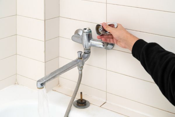 Leaky Bathtub Repair in Palm City